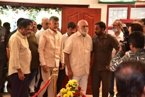 N. Chandrababu Naidu pay homage to Krishna Photos