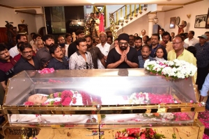 Prabhas pay homage to Krishna Photos