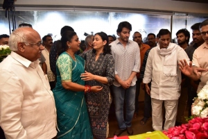 Celebs Pay Last Respects to Superstar Krishna Photos