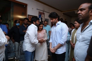 Chiranjeevi pay homage to Krishna Photos