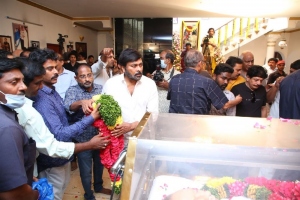 Chiranjeevi pay homage to Krishna Photos