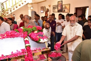 Celebs pay homage to Krishna Photos