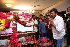 Chiranjeevi pay homage to Krishna Photos