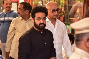 Jr NTR pay homage to Krishna Photos