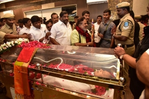 Celebs Pay Last Respects to Superstar Krishna Photos