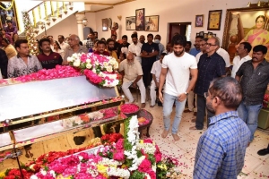 Vijay Deverakonda pay homage to Krishna Photos