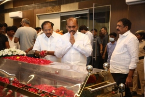 Celebs Pay Last Respects to Superstar Krishna Photos