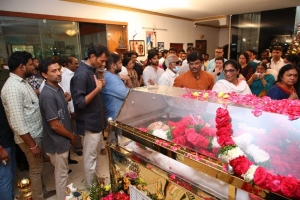 Celebs pay homage to Krishna Photos