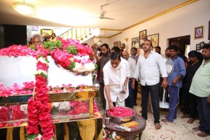 Celebs pay homage to Krishna Photos