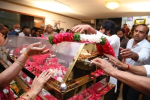 Pawan Kalyan pay homage to Krishna Photos