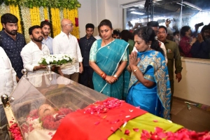 Roja, Tamilisai Soundararajan Pay Last Respects to Superstar Krishna Photos