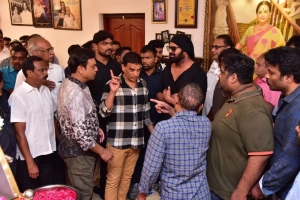 Prabhas pay homage to Krishna Photos