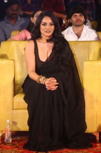 Actress Chandrika Ravi Black Saree Pics @ Veera Simha Reddy Pre Release