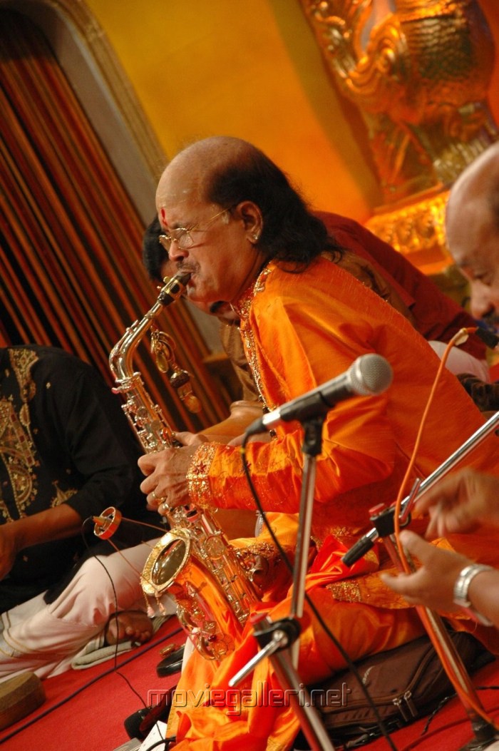 VINAYAGANE (SAXOPHONE)