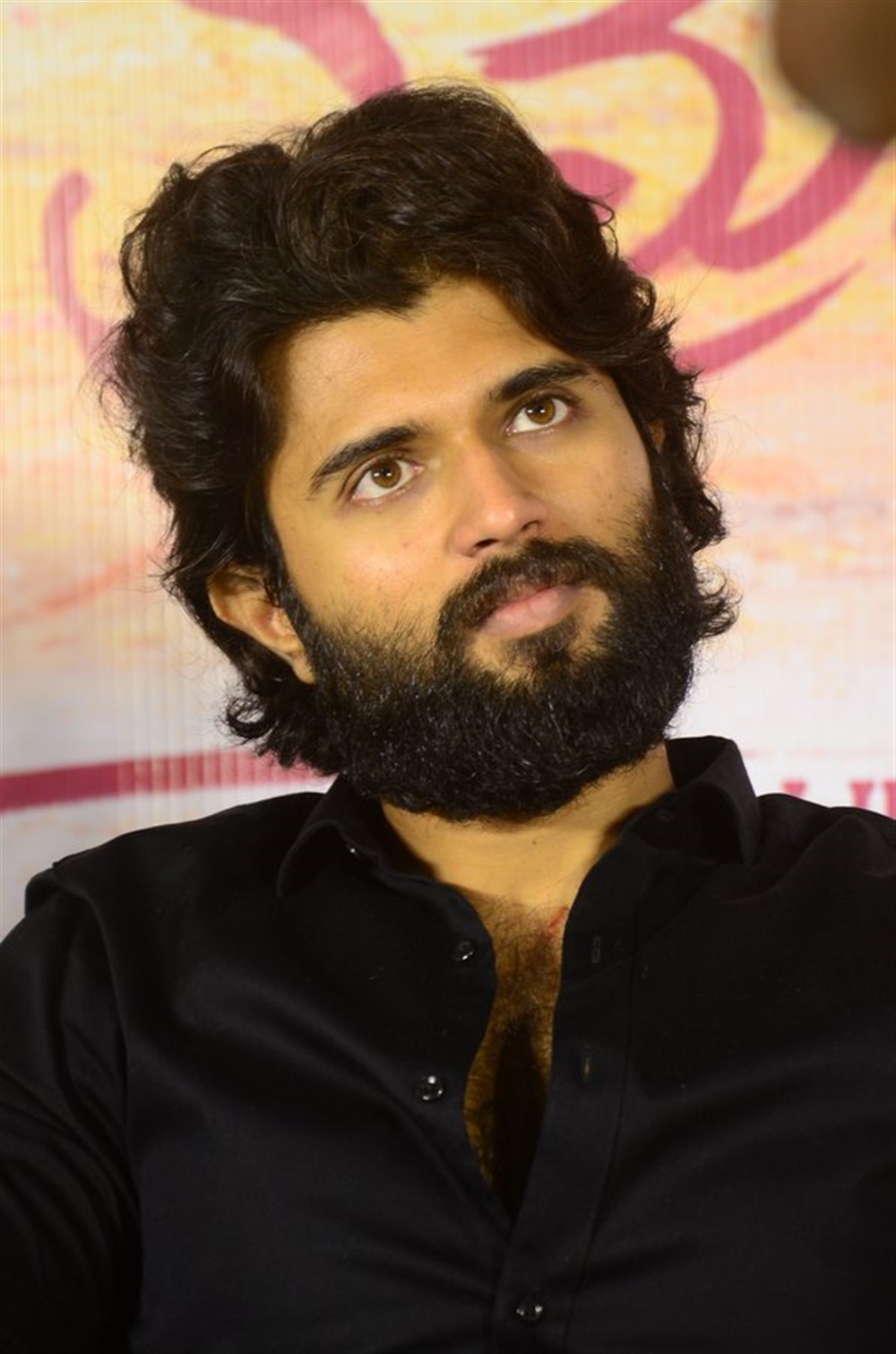 Dear Comrade' Hindi remake: Vijay Deverakonda refuses to reprise his role  despite being offered whopping amount | Hindi Movie News - Times of India