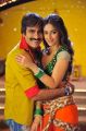 Ravi Teja & Ileana in Devudu Chesina Manushulu Latest Stills