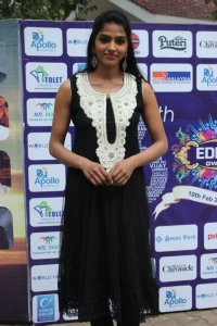 Tamil Actress Dhanshika in Sleeveless Salwar Kameez Pictures