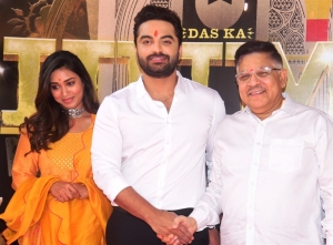 Nivetha Pethuraj, Vishwak Sen, Allu Aravind @ Das Ka Dhumki Movie Launch Stills