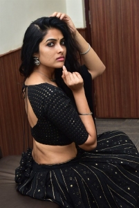 Actress Divi Vadthya Black Dress Images