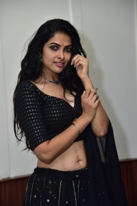 Actress Divi Vadthya Black Dress Images