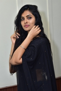 Actress Divi Vadthya in Black Dress Images