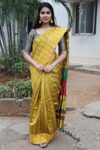 Lambasingi Movie Heroine Divi Vadthya Saree Phohos