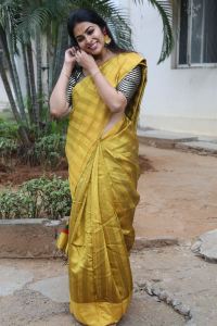 Lambasingi Movie Heroine Divi Vadthya Saree Phohos