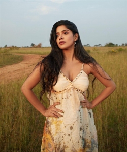 Actress Divya Bharathi Photoshoot Images