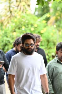 Allu Arjun Cast Vote for Elections 2024 Photos