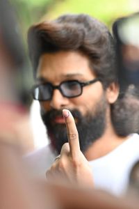 Allu Arjun Cast Vote for Elections 2024 Photos