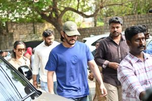 Mahesh Babu Cast Vote for Elections 2024 Photos