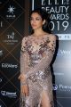 Actress Shriya Pilgaonkar @ ELLE Beauty Awards 2019 Red Carpet Photos