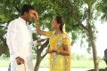 Gokulnath, Nisha in En Kadhali Scene Podura Movie Stills HD