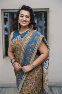 Actress Ester Noronha Pictures @ Maya Pre Release