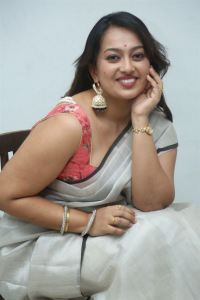 Tenant Movie Heroine Ester Noronha New Saree Pics