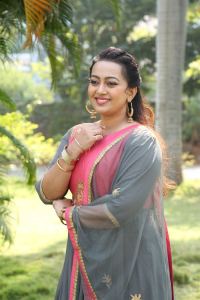 Ester Noronha New Stills @ Thala Movie Press Meet