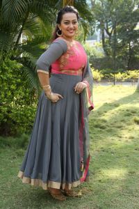 Actress Ester Noronha Stills @ Thala Movie Press Meet