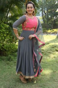 Actress Ester Noronha Stills @ Thala Movie Press Meet