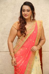 Actress Ester Noronha Photos @ Thala Pre Release Event