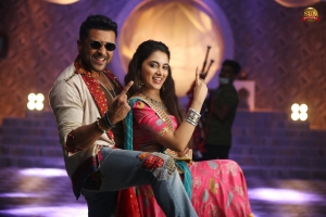 Suriya, Priyanka Mohan in Etharkkum Thunindhavan HD Images