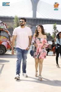 Varun Tej, Mehreen in F3 Movie HD Images