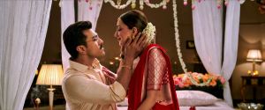 Ram Charan, Kiara Advani in Game Changer HD Images