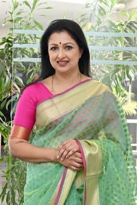 Actress Gautami Latest Pics @ Anni Manchi Sakunamule Interview