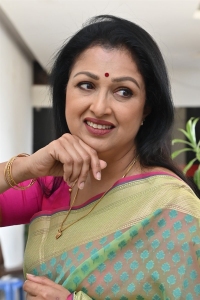 Actress Gautami Latest Pics @ Anni Manchi Sakunamule Interview