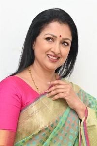 Actress Gautami Latest Pics @ Anni Manchi Sakunamule Interview