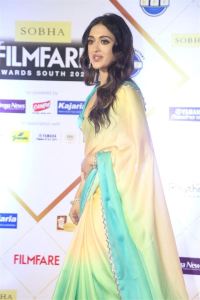 Actress Gayatri Bhardwaj Saree Pics @ Filmfare Awards South 2024 Red Carpet