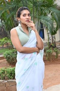 MayaLo Movie Heroine Gnaneshwari Kandregula Stills