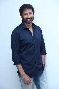 Actor Gopichand Photos @ Rama Banam Movie Interview