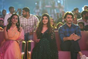 Meenakshi Chaudhary, Sree Leela, Mahesh Babu @ Guntur Kaaram Pre-Release Event Stills