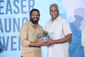 Happy Ending Movie Teaser Launch Stills